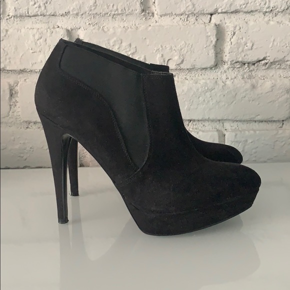 Guess Ortena Black Suede Ankle high heel boots 6M - Picture 2 of 5